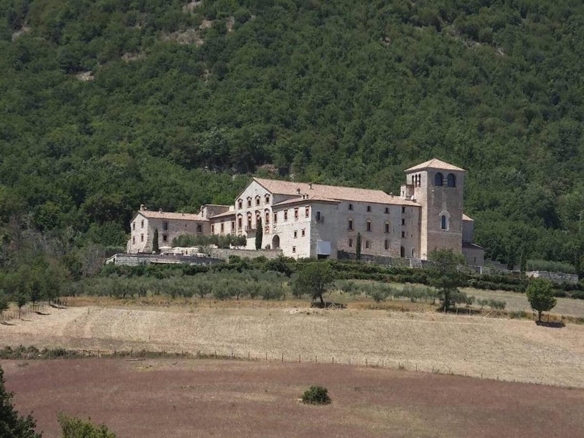 La Bottega Del Fabbro Affitto Breve Vila Contigliano Exterior foto