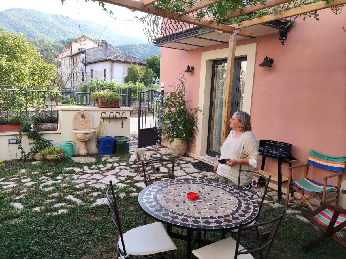 La Bottega Del Fabbro Affitto Breve Vila Contigliano Exterior foto