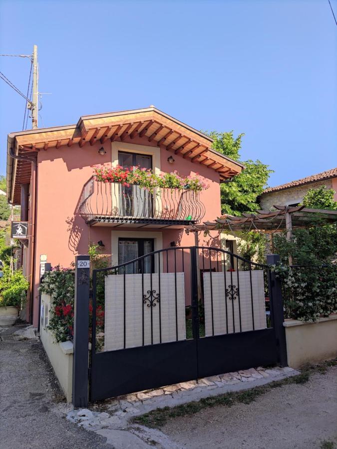 La Bottega Del Fabbro Affitto Breve Vila Contigliano Exterior foto