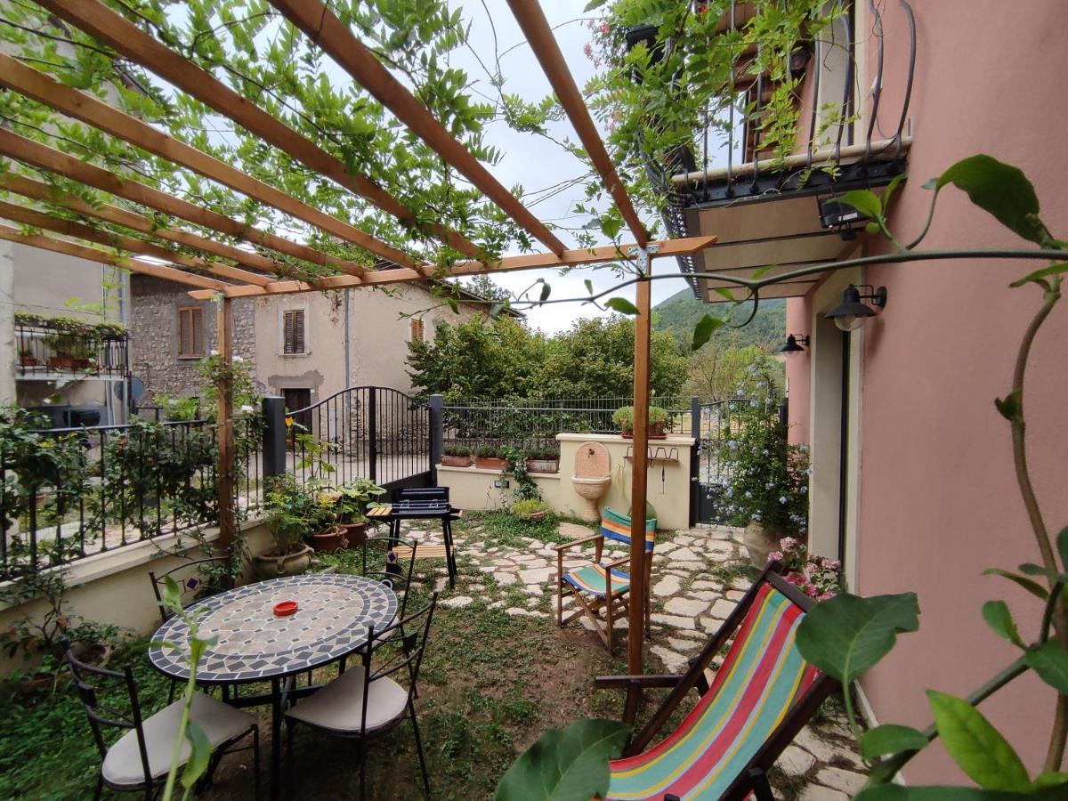 La Bottega Del Fabbro Affitto Breve Vila Contigliano Exterior foto
