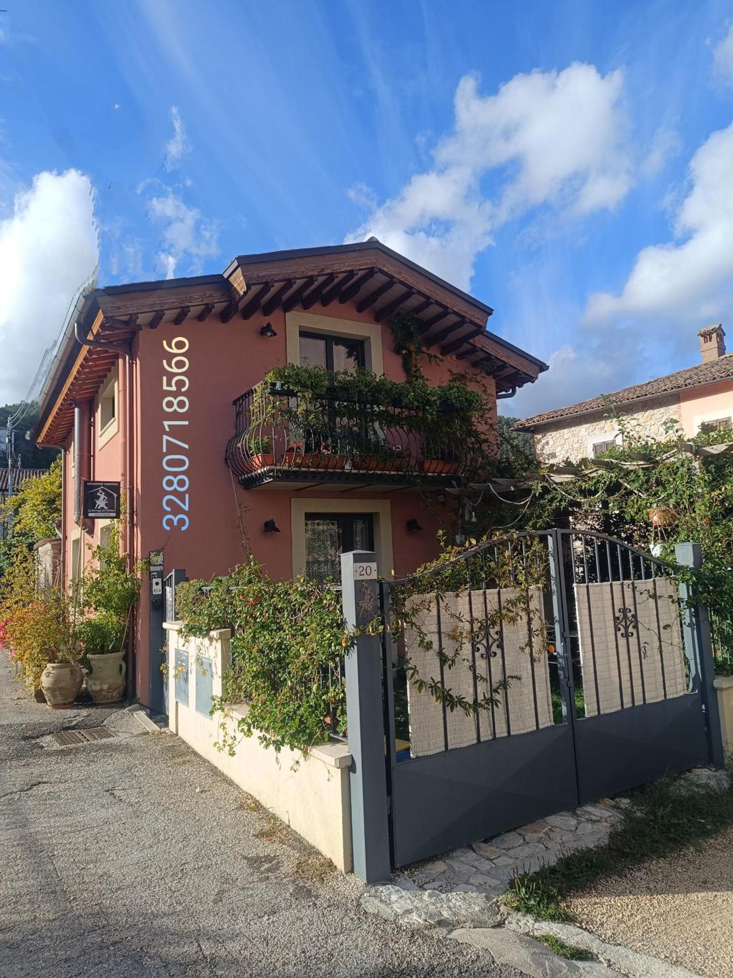 La Bottega Del Fabbro Affitto Breve Vila Contigliano Exterior foto